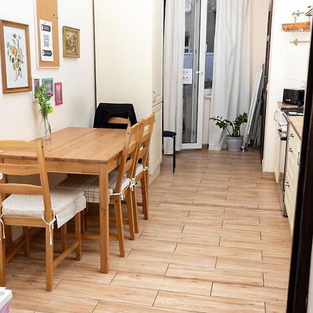 Homely 4 Bedroom Apartment - Old Town - By Upstairs Krakkó Kültér fotó