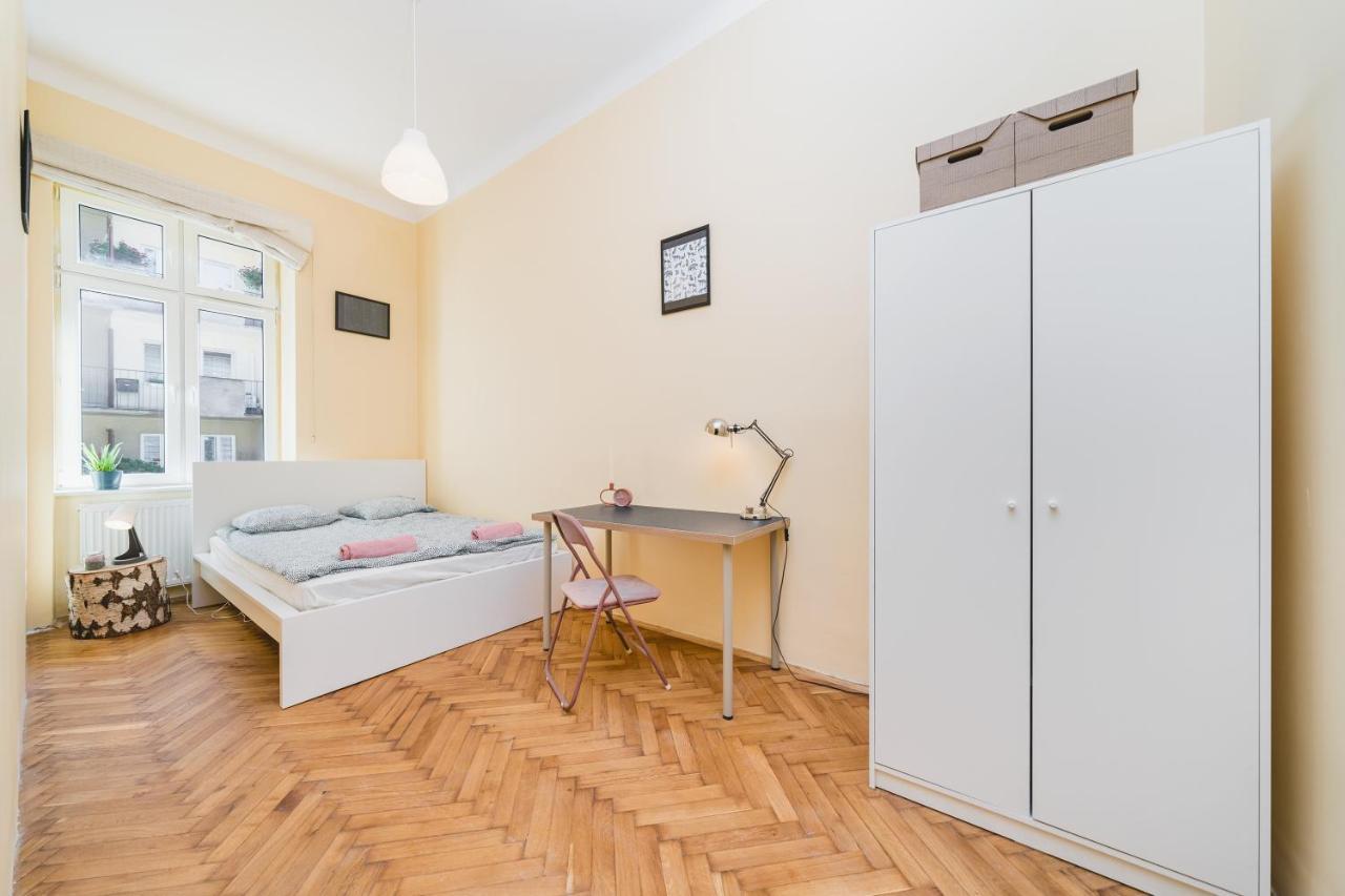 Homely 4 Bedroom Apartment - Old Town - By Upstairs Krakkó Kültér fotó