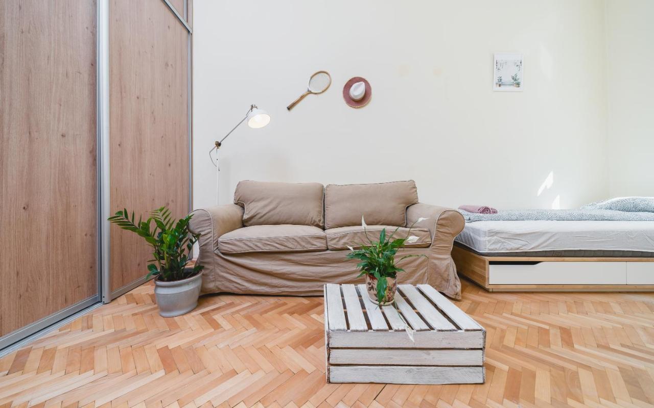 Homely 4 Bedroom Apartment - Old Town - By Upstairs Krakkó Kültér fotó