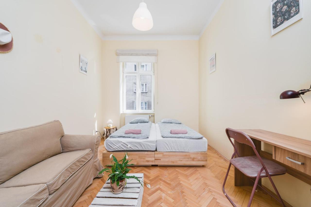 Homely 4 Bedroom Apartment - Old Town - By Upstairs Krakkó Kültér fotó