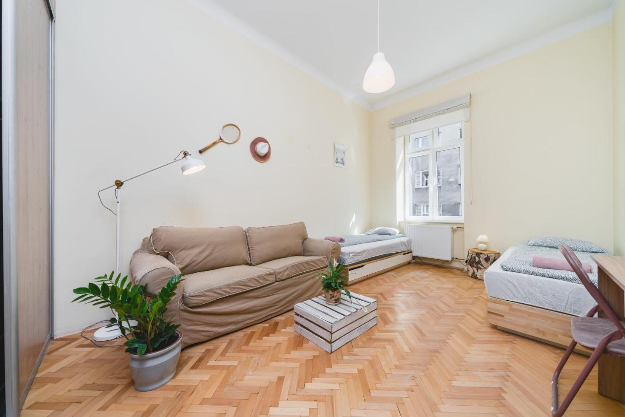 Homely 4 Bedroom Apartment - Old Town - By Upstairs Krakkó Kültér fotó