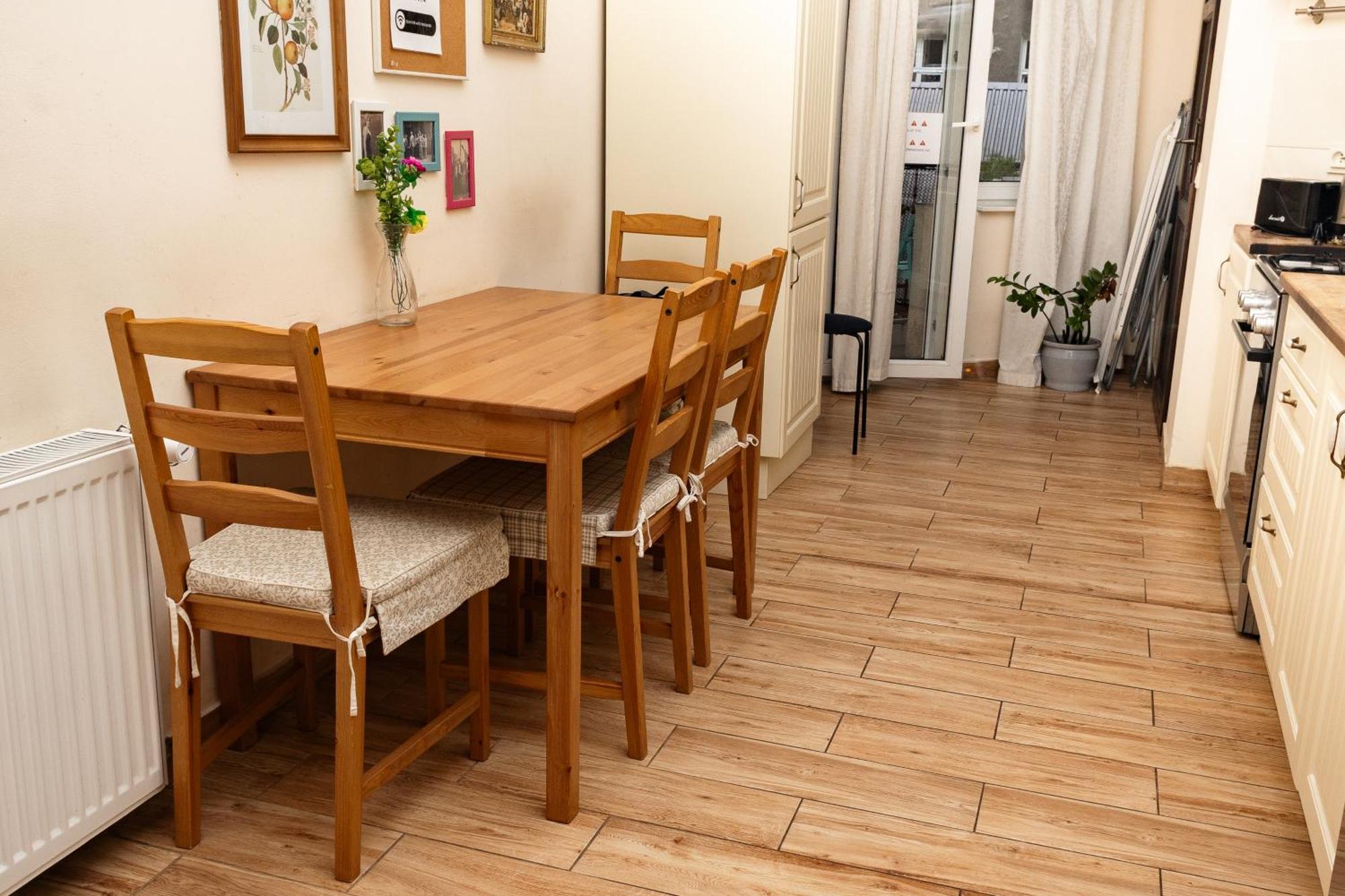 Homely 4 Bedroom Apartment - Old Town - By Upstairs Krakkó Kültér fotó