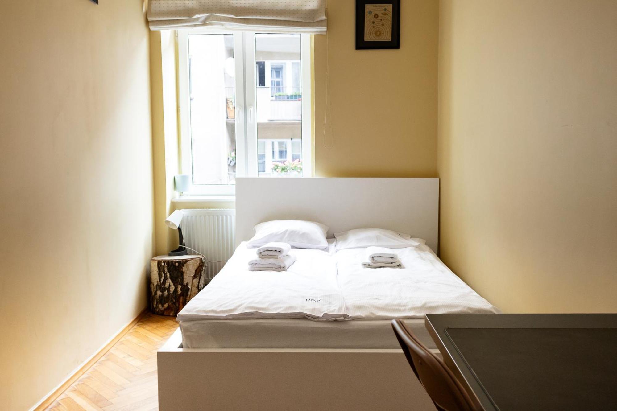 Homely 4 Bedroom Apartment - Old Town - By Upstairs Krakkó Kültér fotó