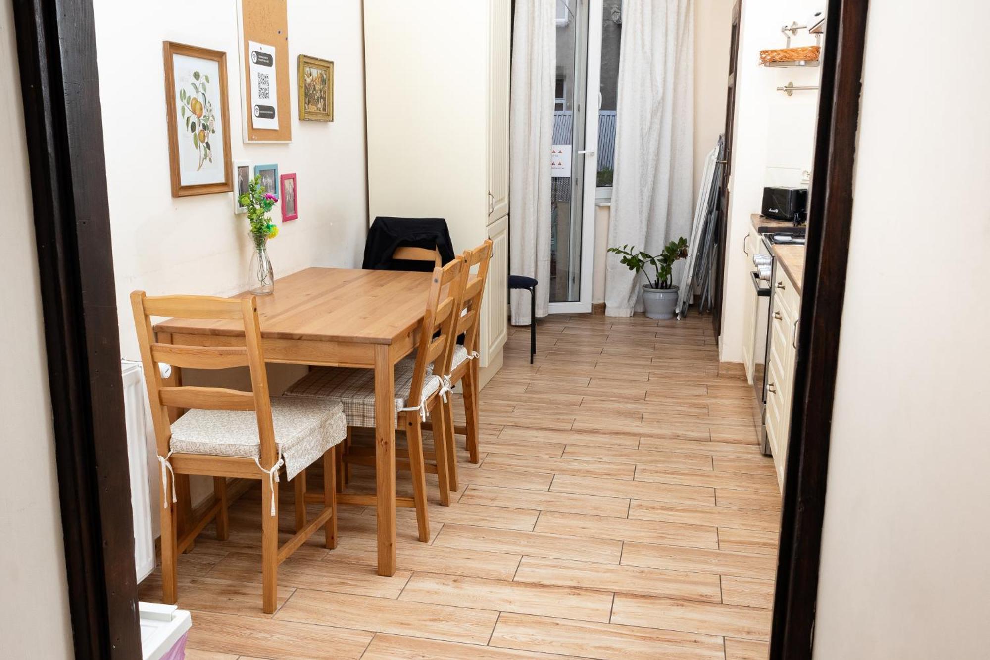 Homely 4 Bedroom Apartment - Old Town - By Upstairs Krakkó Kültér fotó