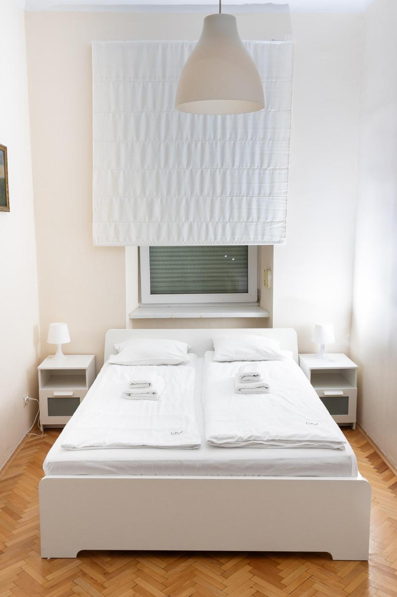 Homely 4 Bedroom Apartment - Old Town - By Upstairs Krakkó Kültér fotó
