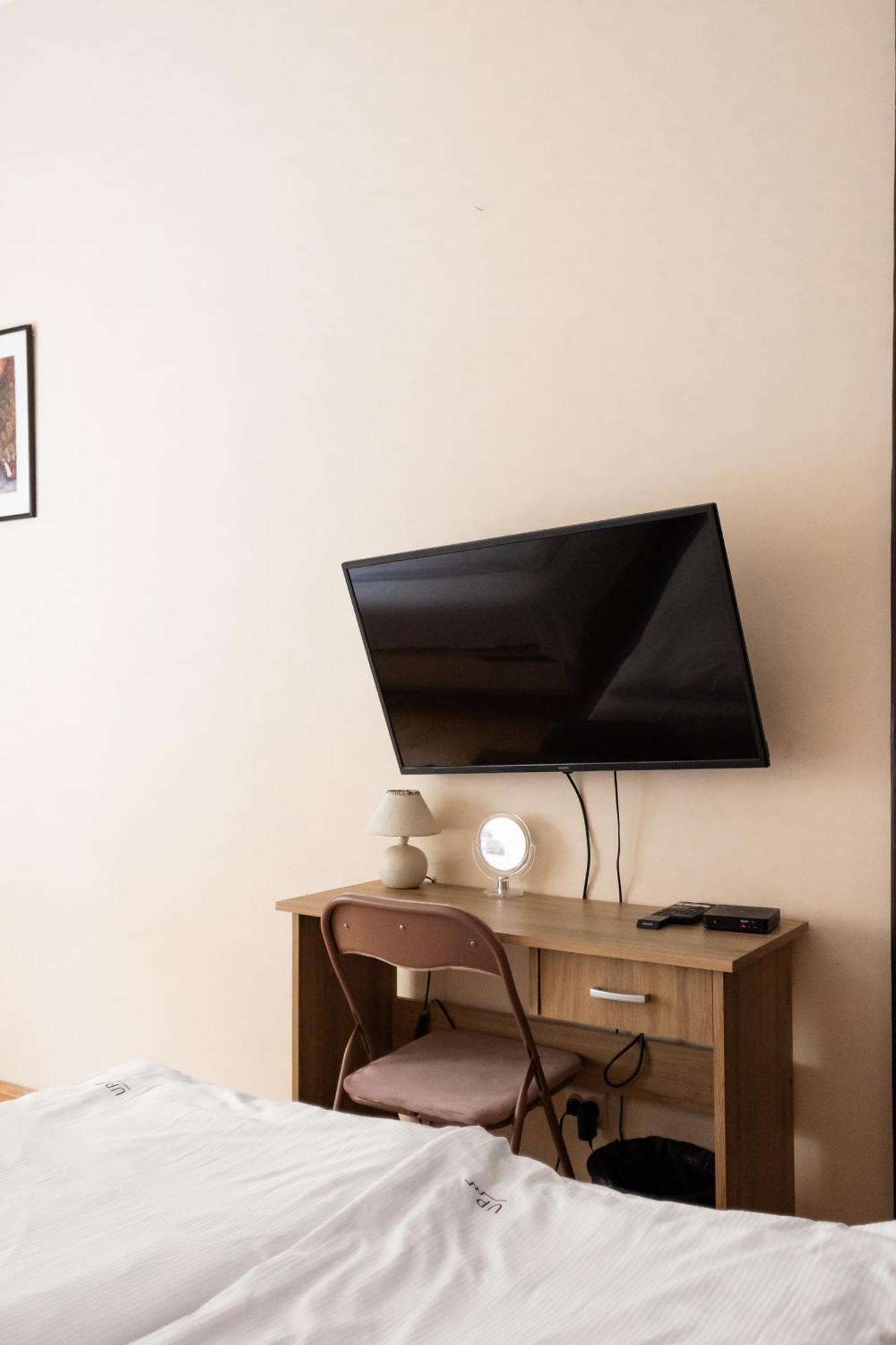 Homely 4 Bedroom Apartment - Old Town - By Upstairs Krakkó Kültér fotó